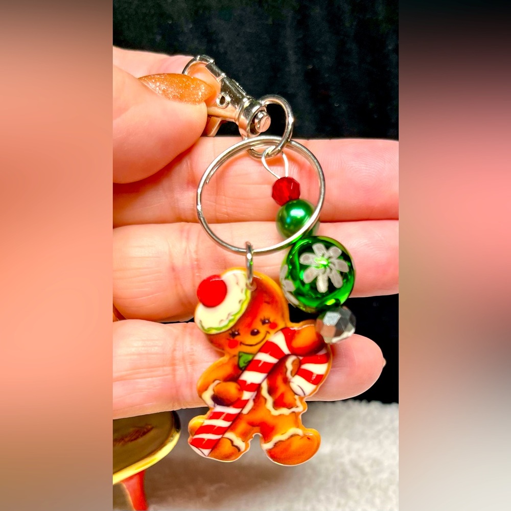 💋Christmas Gingerbread man theme, zipper pull or purse bling-Christmas colors